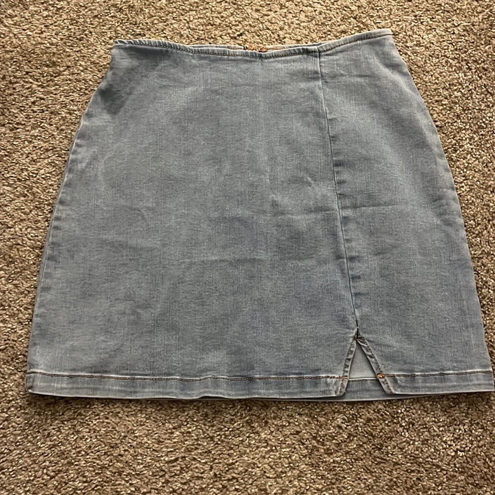 stretchy fitted denim skirt